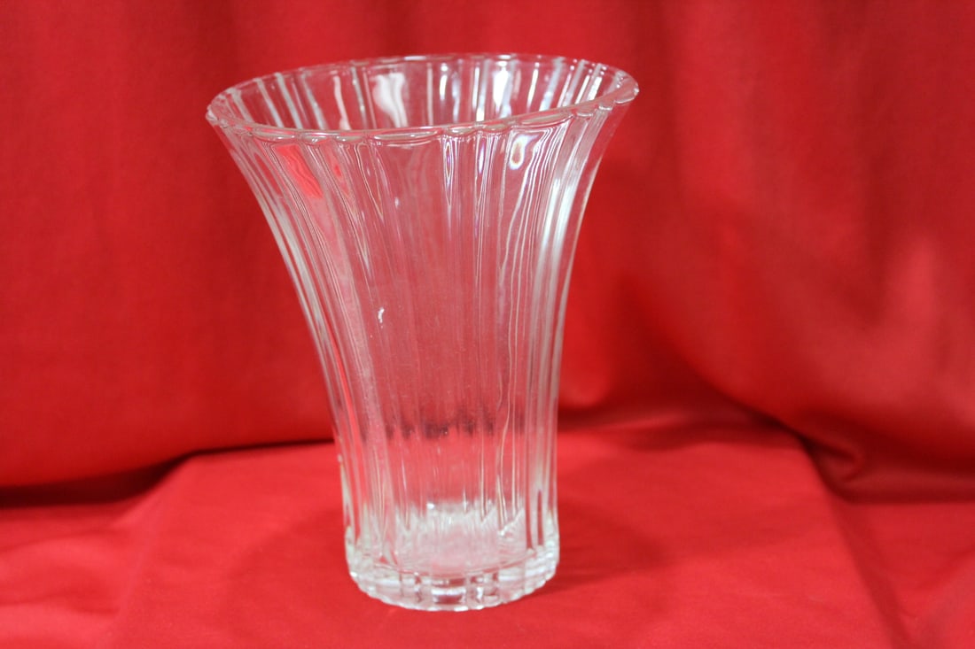 A Heisey? Vase: 7" tall