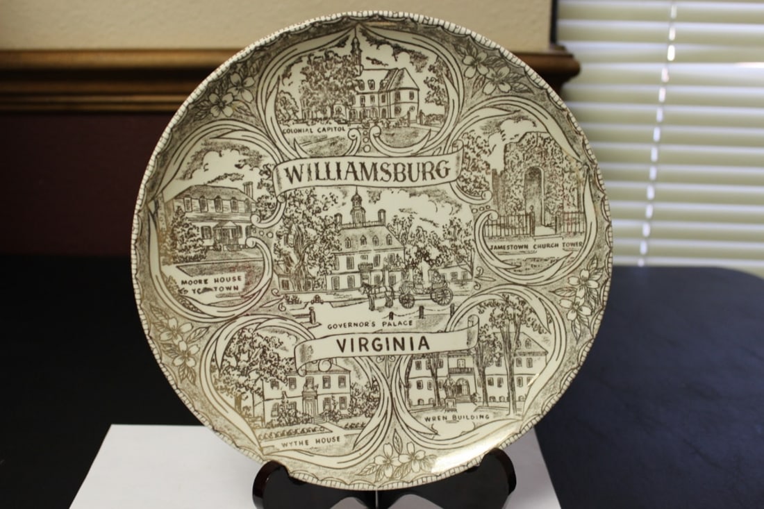A Willamsburg, Virginia Plate: 9 1/4 inches in diameter