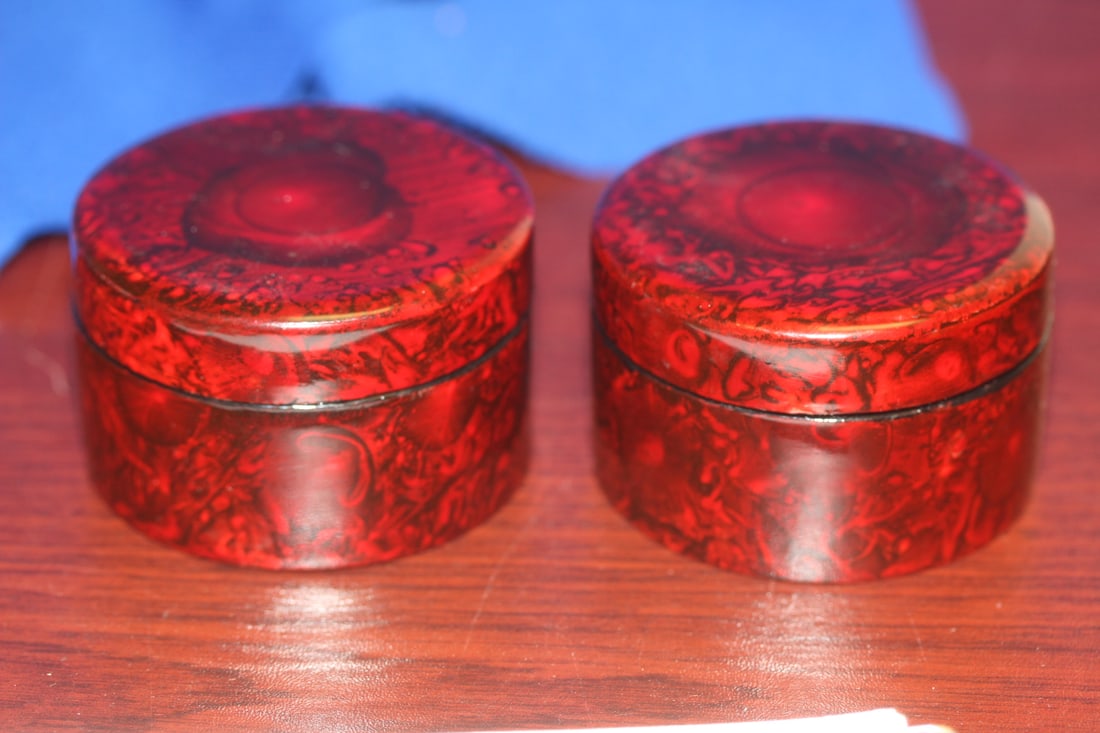 Lot of 2 Lacquer Trinket Boxes (1 of 6)