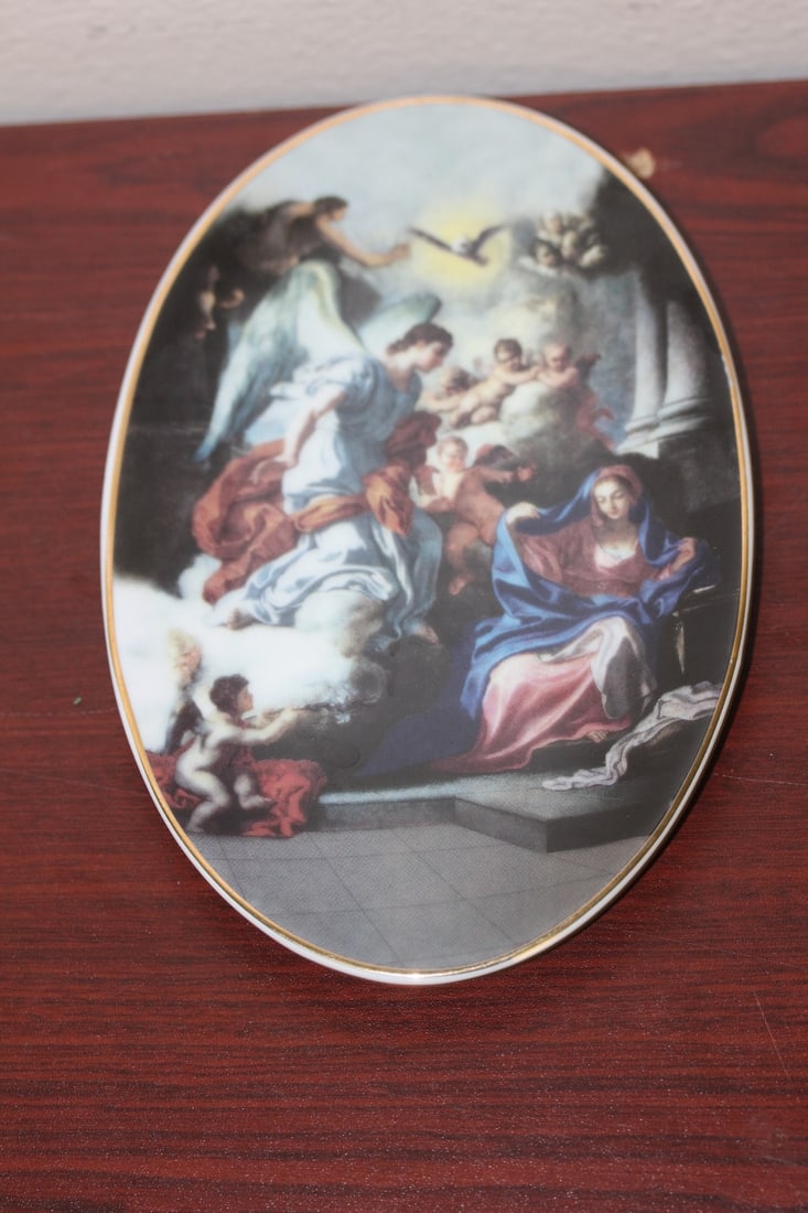 A Decorative Collector's Plate (1 of 6)