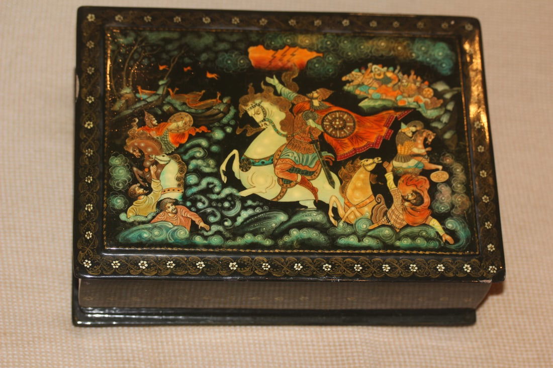 Vintage Russian Lacquer Box (1 of 8)