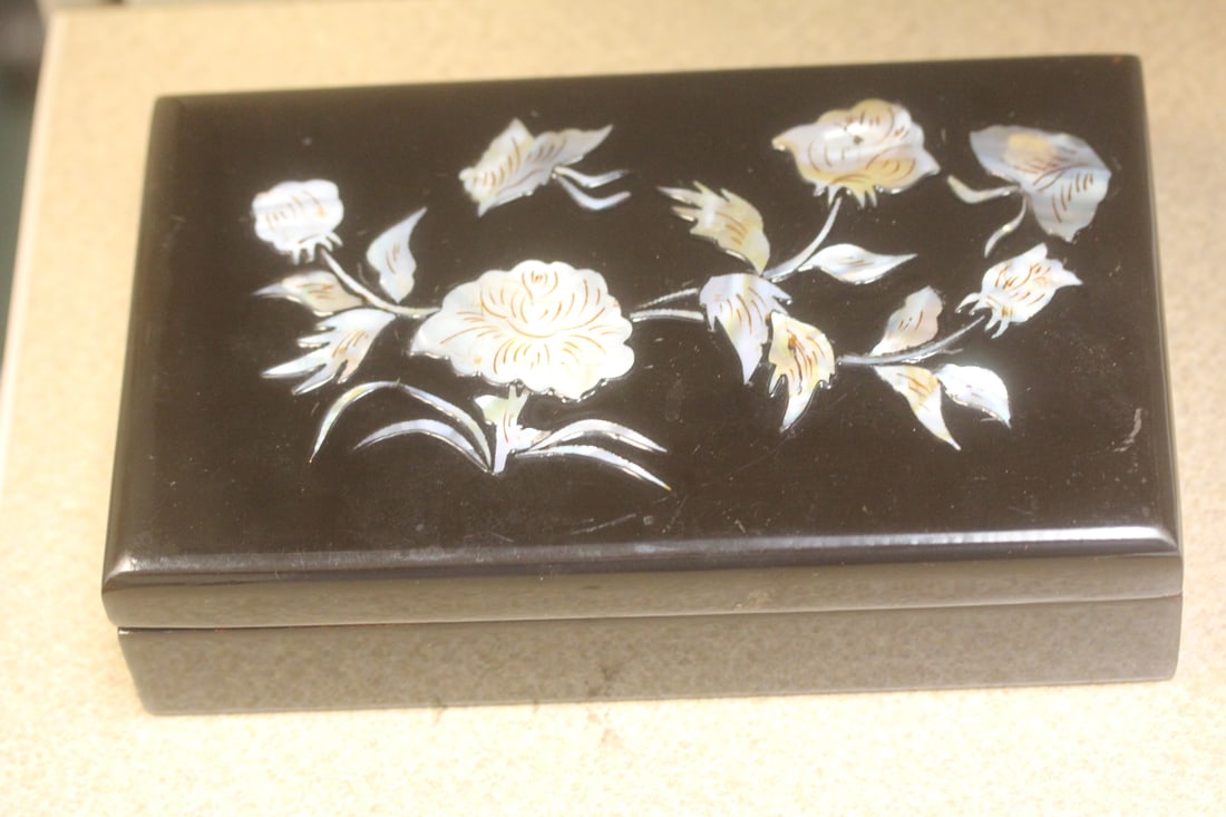 Mother of Pearl Lacquer Jewelry Box: with some contents - 7 3/4" x 4 1/2" x 1 7/8"