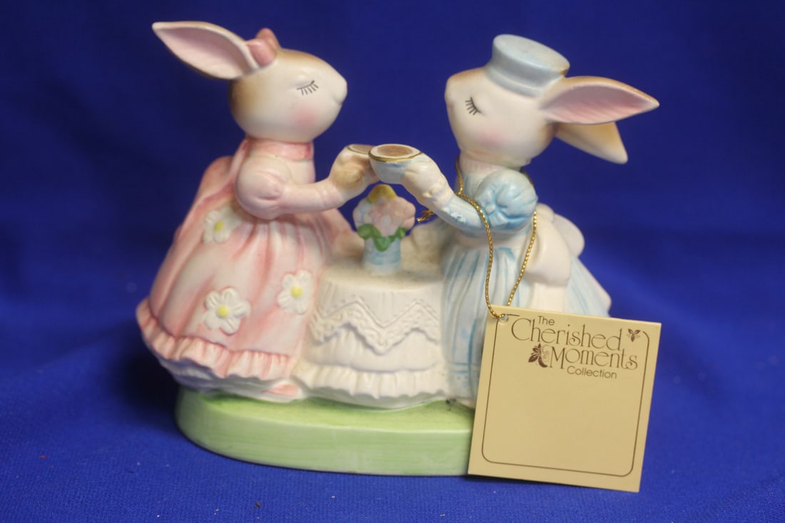 Cherished Moments Figurine: 5 3/4" across