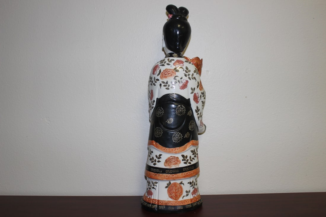 A Signed Chinese Procelain Lady - 3