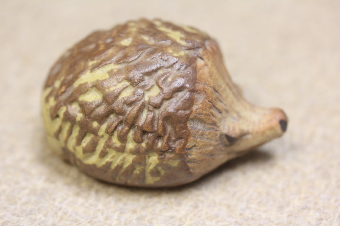 Tremar, UK Stoneware: appeared to be a porcupine - 2 1/8" across