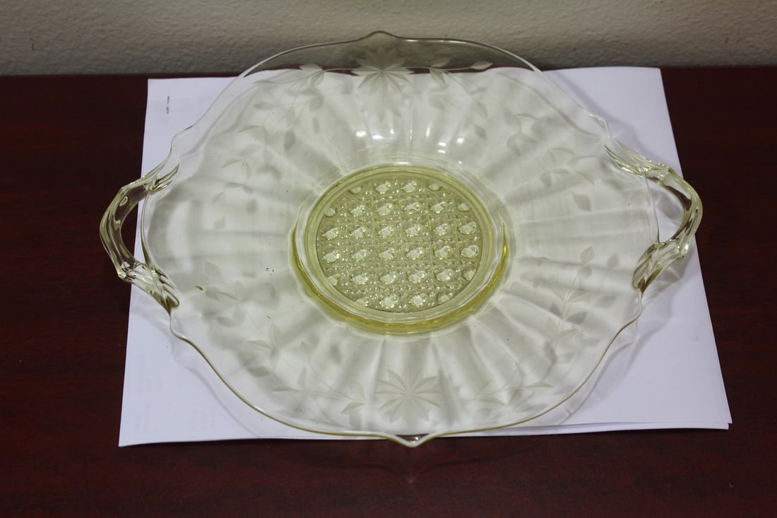 A Yellow Etched Depression Glass Two Hanlde Plate: 11 1/2" in diameter