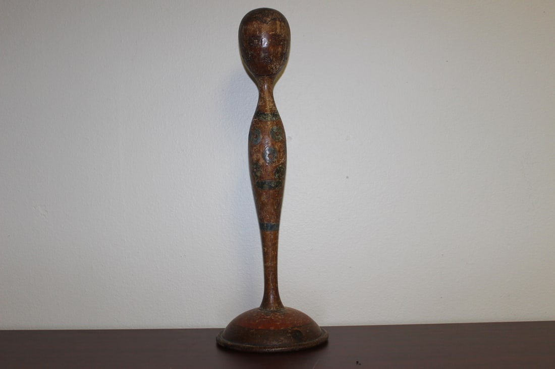 A Vintage Bracelet Holder: Missing arms - 20 inches tall