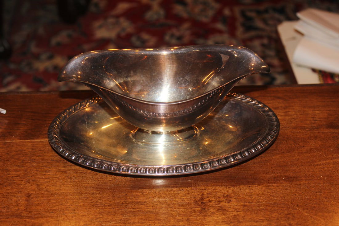 Silverplate Gravy Bowl (1 of 5)