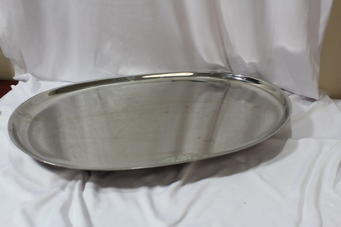 A Silverplated Oval Tray: 19" in diameter
