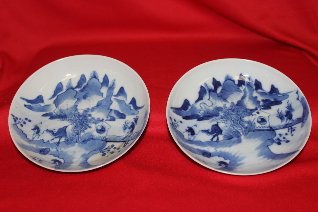 Pair of Chinese Blue and White Dishes: most likely old, but exact age unknown - 5 1/2" in diameter each