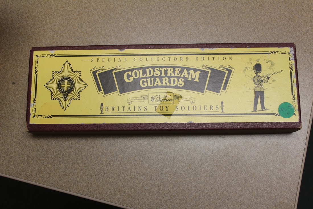 Goldstream Gueards Toy Soldier (1 of 2)
