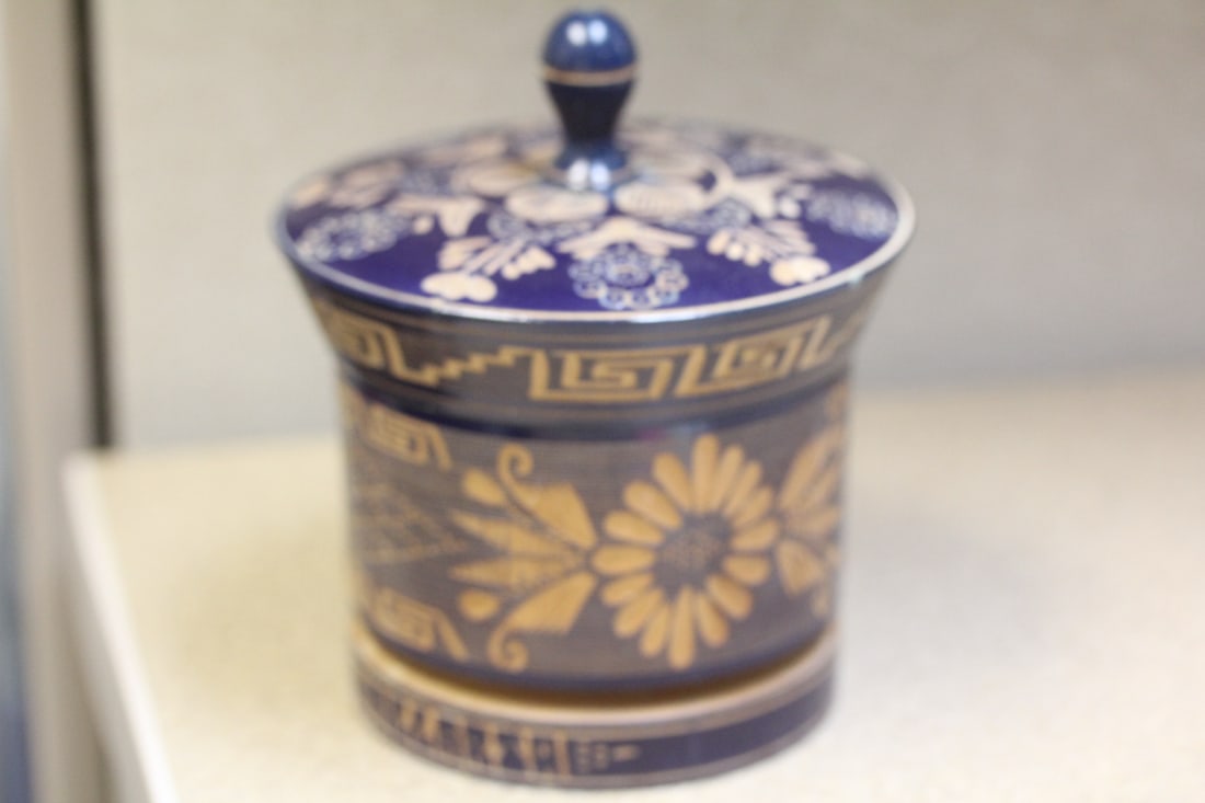 Signed bamboo box: Hugo Sandivar, 5 1/4" tall, nicely done