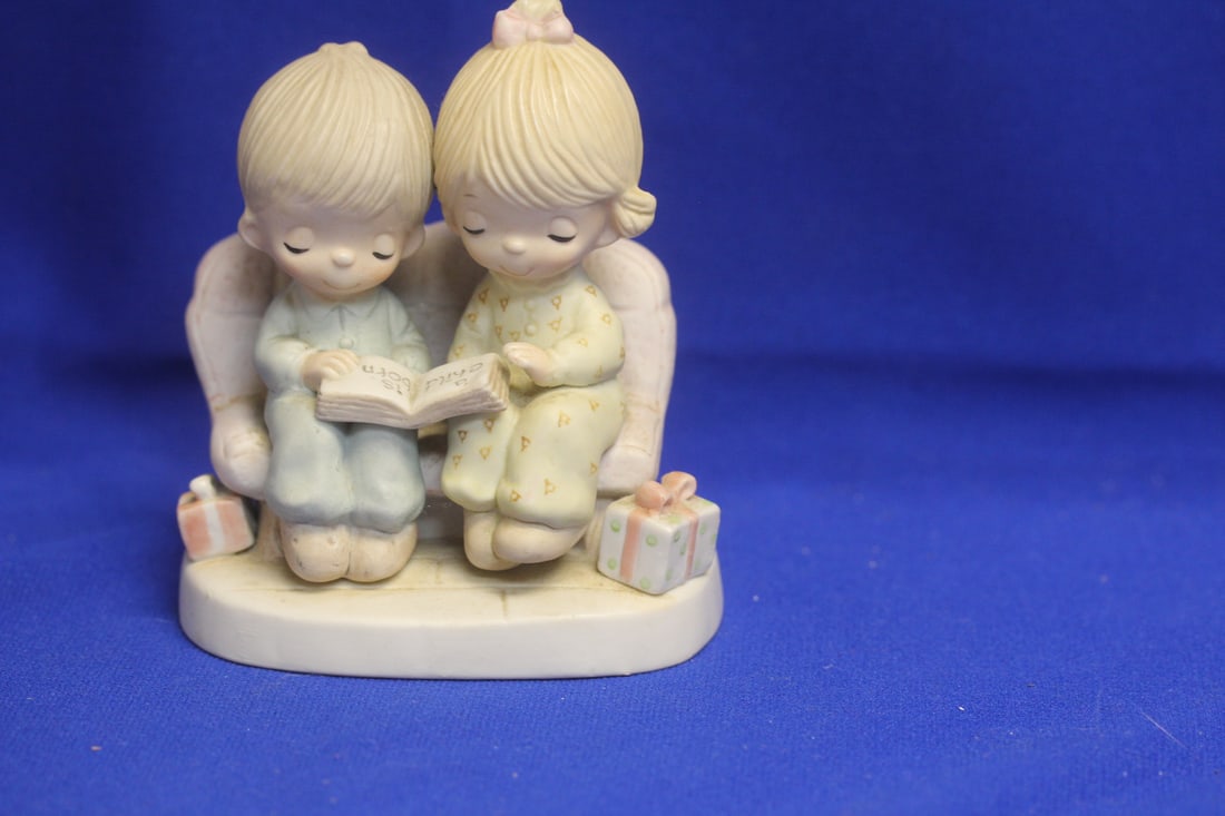 A Jonathan and David Ceramic Figurine: 5 1/4" tall