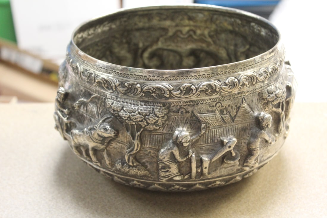 Silverplated Asian Repousse Bowl (1 of 8)