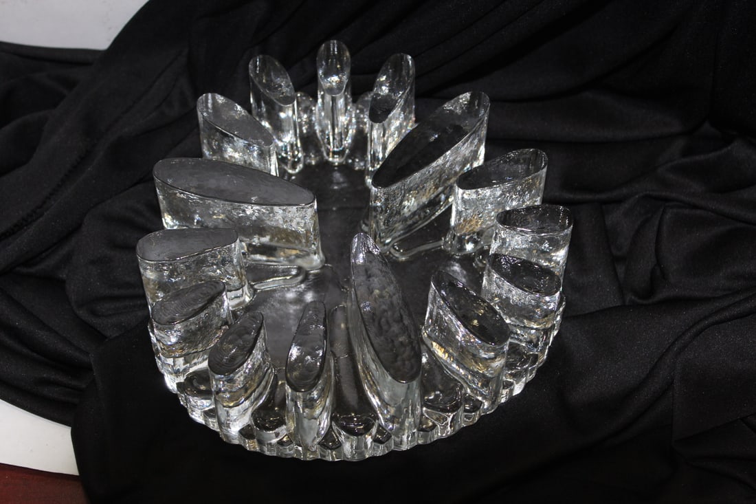 An Artglass Article: possibly a stand? - 7 1/4" in diameter