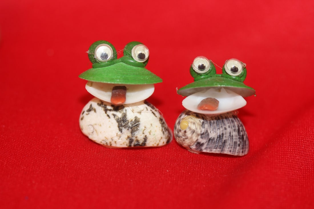 Lot of Two Miniature Shell Art: as shown