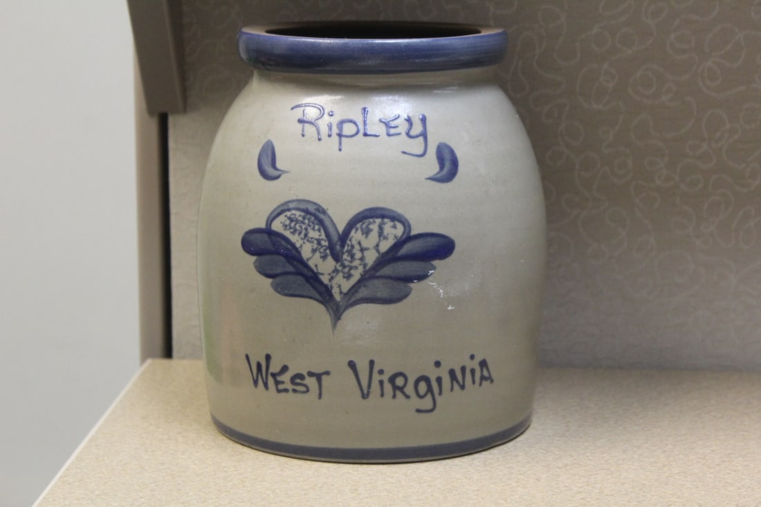 Ripley West Virgina Crock: signed and dated - 8 inches tall