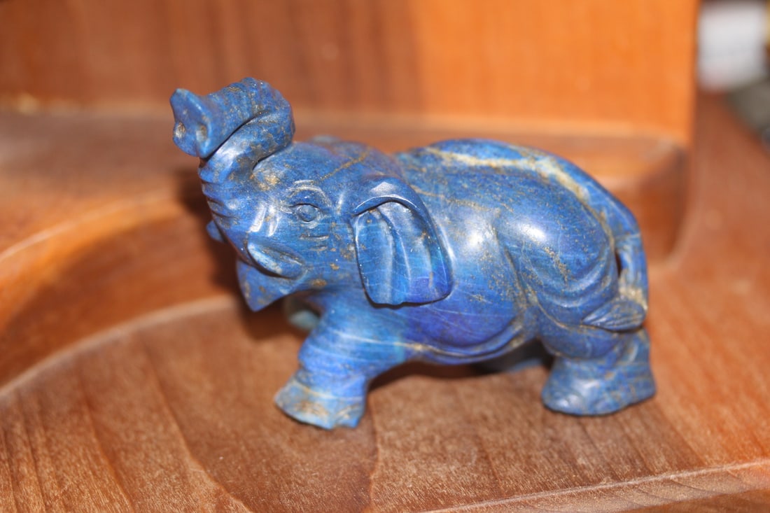 Chinese Lapis Lazuli Gemstone Elephant: beautiful piece - 3 1/2" across