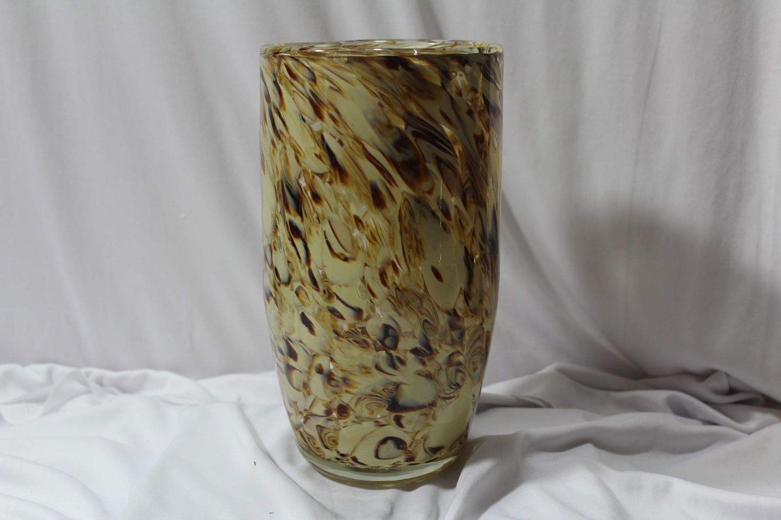 An Artglass Vase: 10" tall