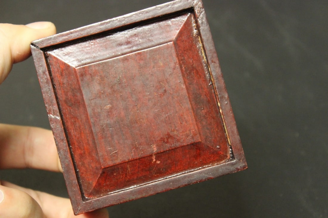 A Vintage Red Ink Paste Ceramic Box - 12