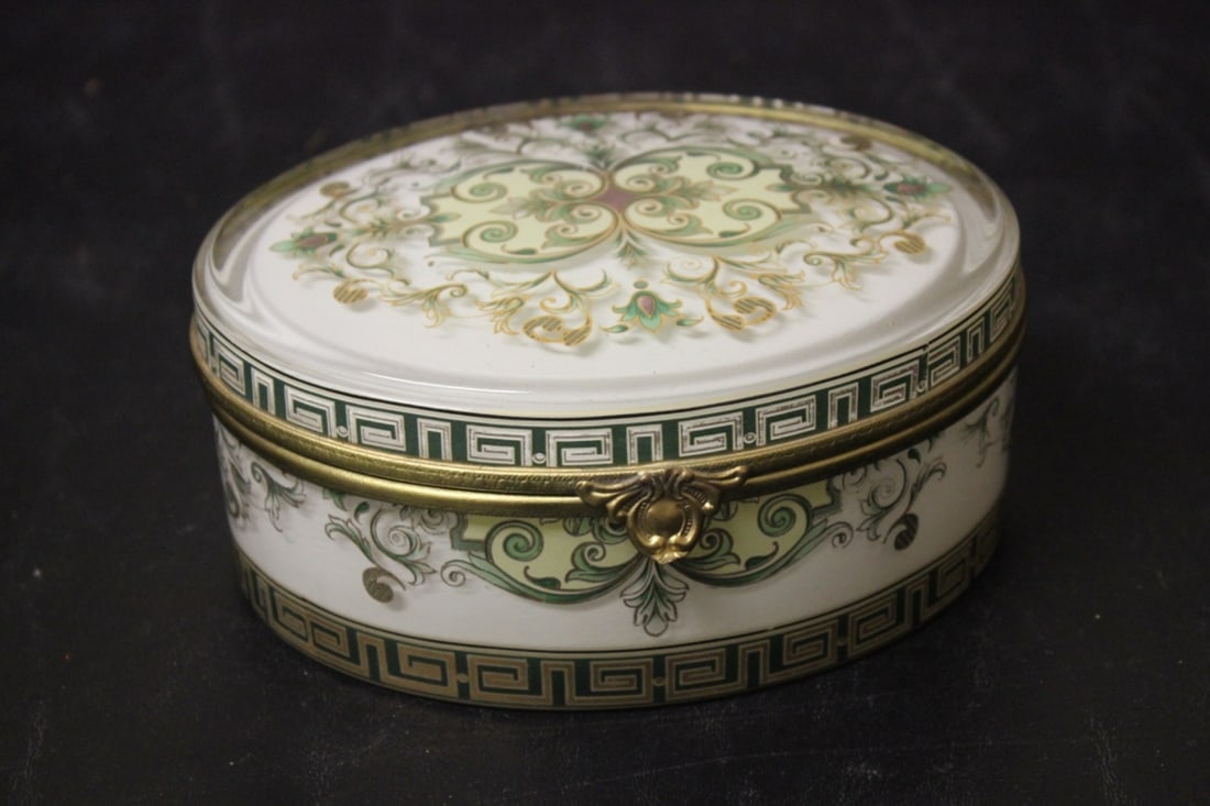 A Very Nice Glass Trinket Box: 6" in length