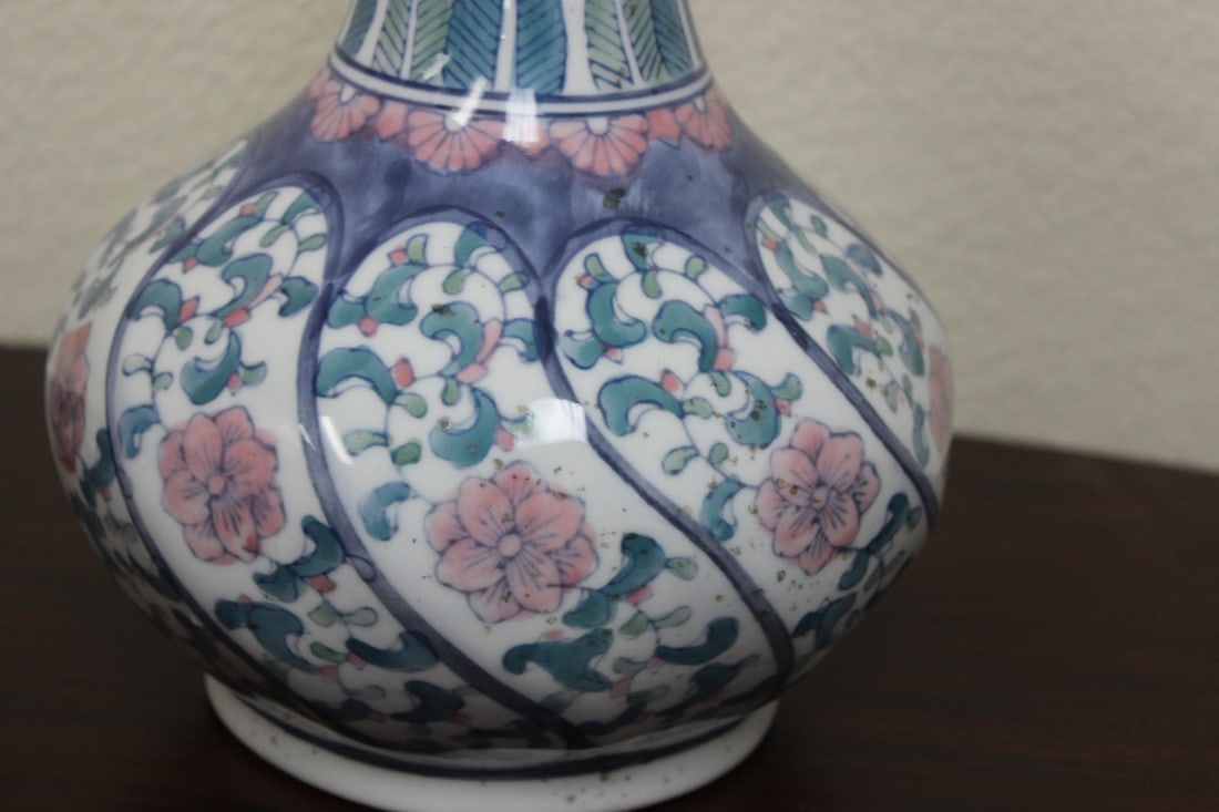 An Oriental Vase - 5