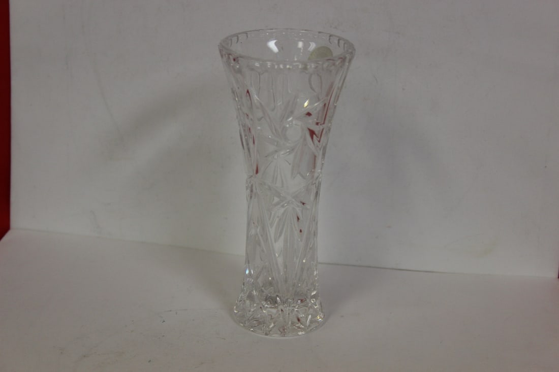 A Lenox Glass Vase: 6 inches tall