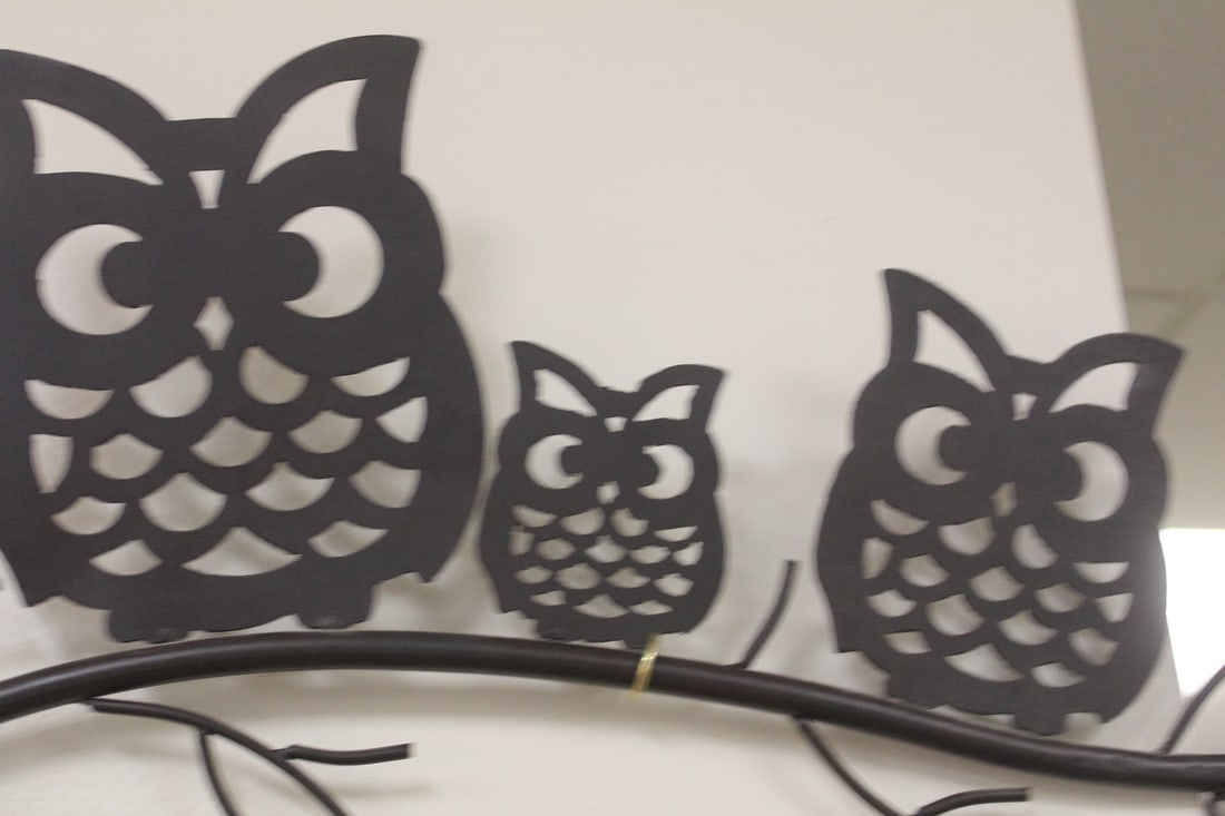 Metal Owl Wall Hanger: straight line measurement= 21 1/4"
