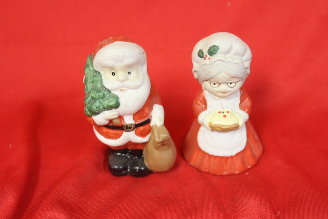 Set of Two Salt and Pepper Shakers: 3 1/4" tall