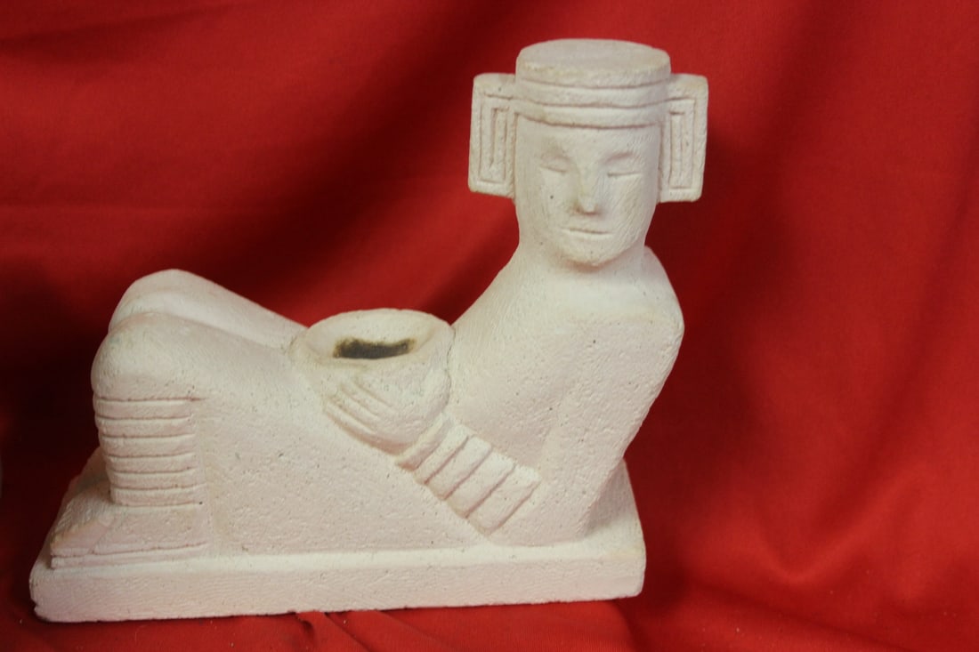 A Vintage Cement Statue: 7 1/2" long