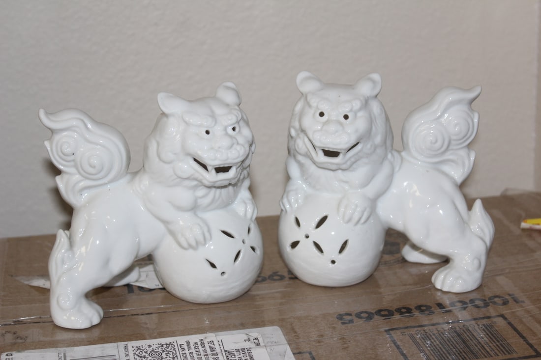 Pair of Japanese Foo Lions: probably 1950's - 5 1/2" long each