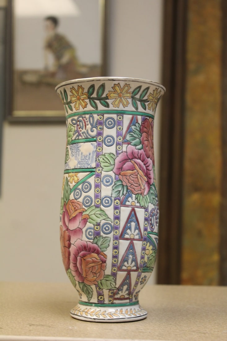 Decorative Chinese Vase (1 of 5)
