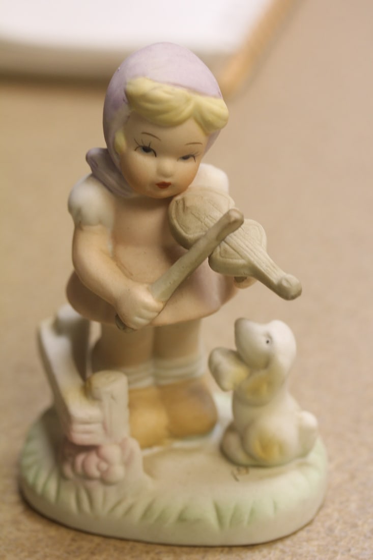 Ceramic Figurine: 4 1/2" tall