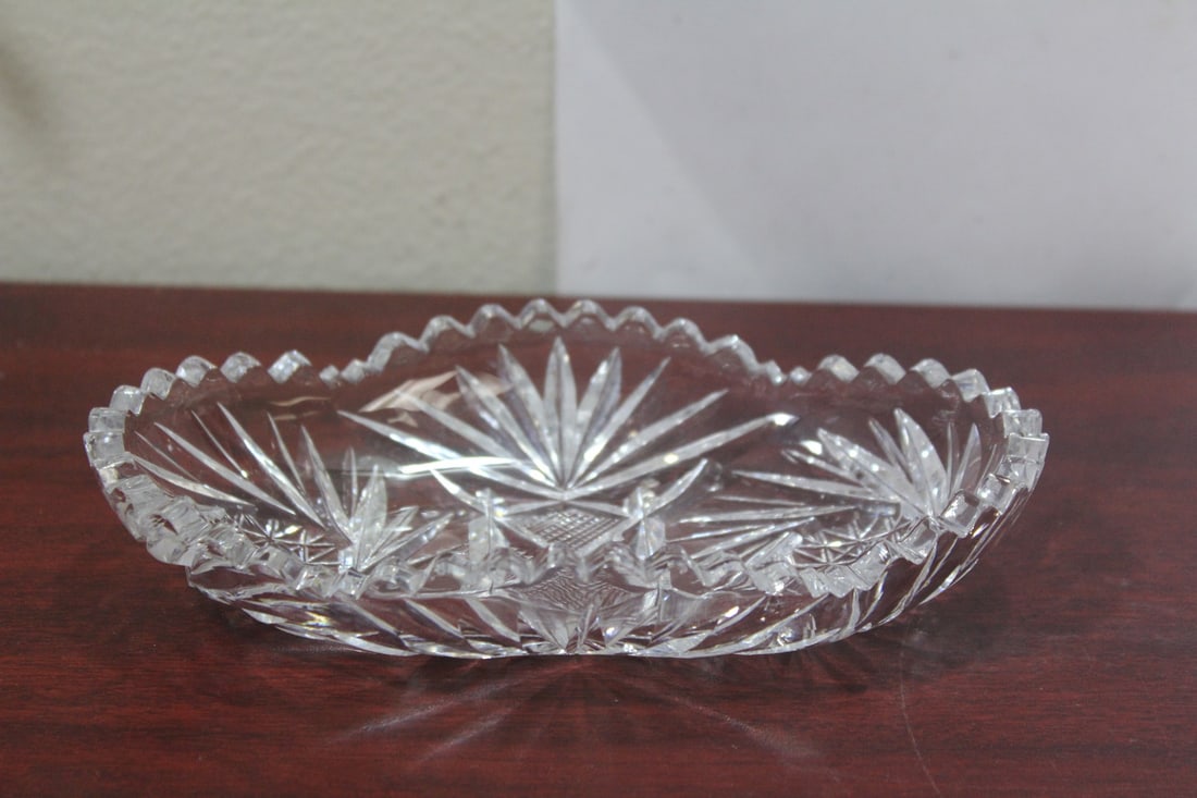 A Cut Glass Fish: please note: minor roughness - 6 3/4" long