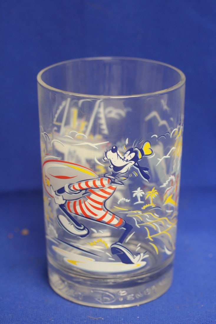 Mc Donald's Disney Cup: 5 1/8" tall