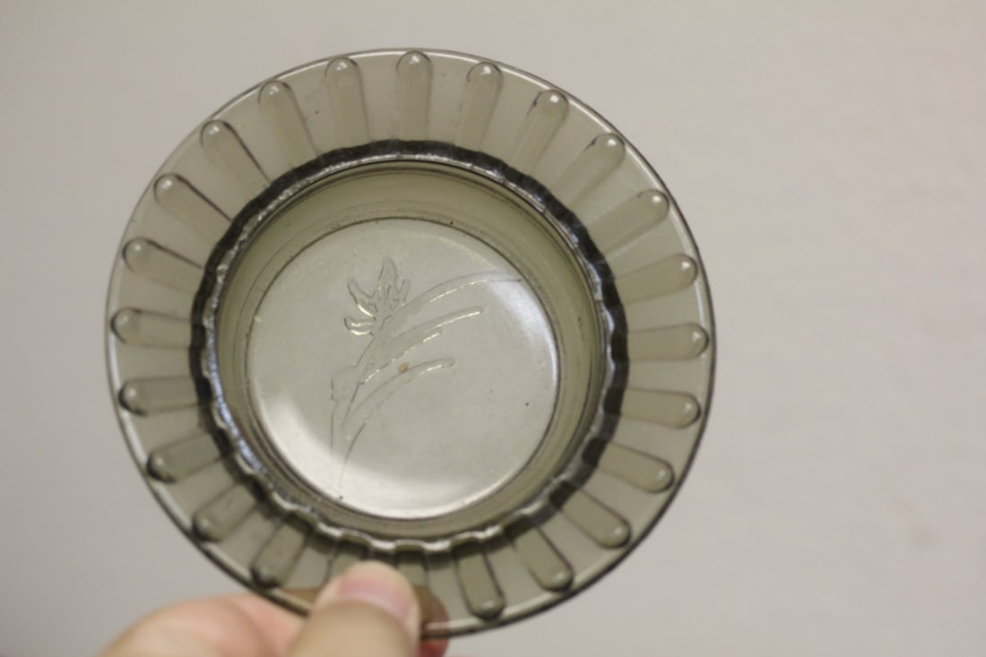 Vintage Glass Ashtray: 4 1/2" in diameter