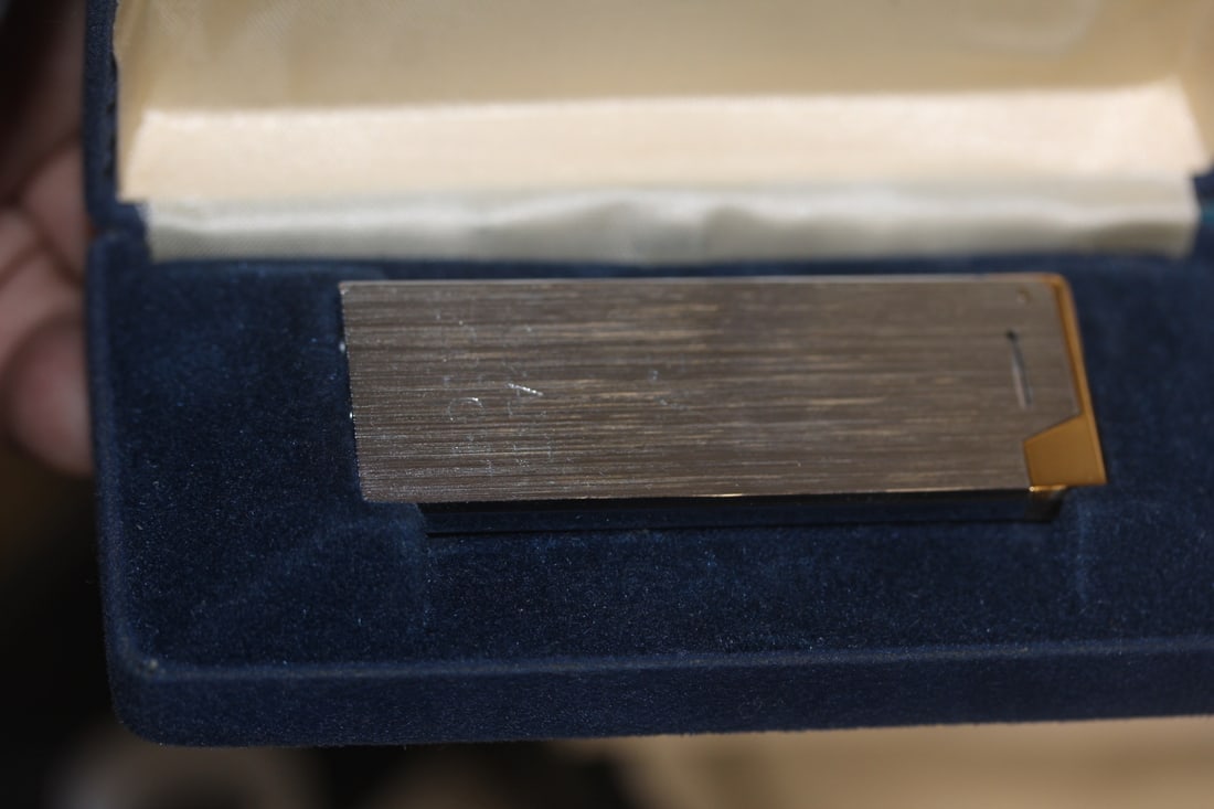 Colibri Lighter: thin design - monogrammed