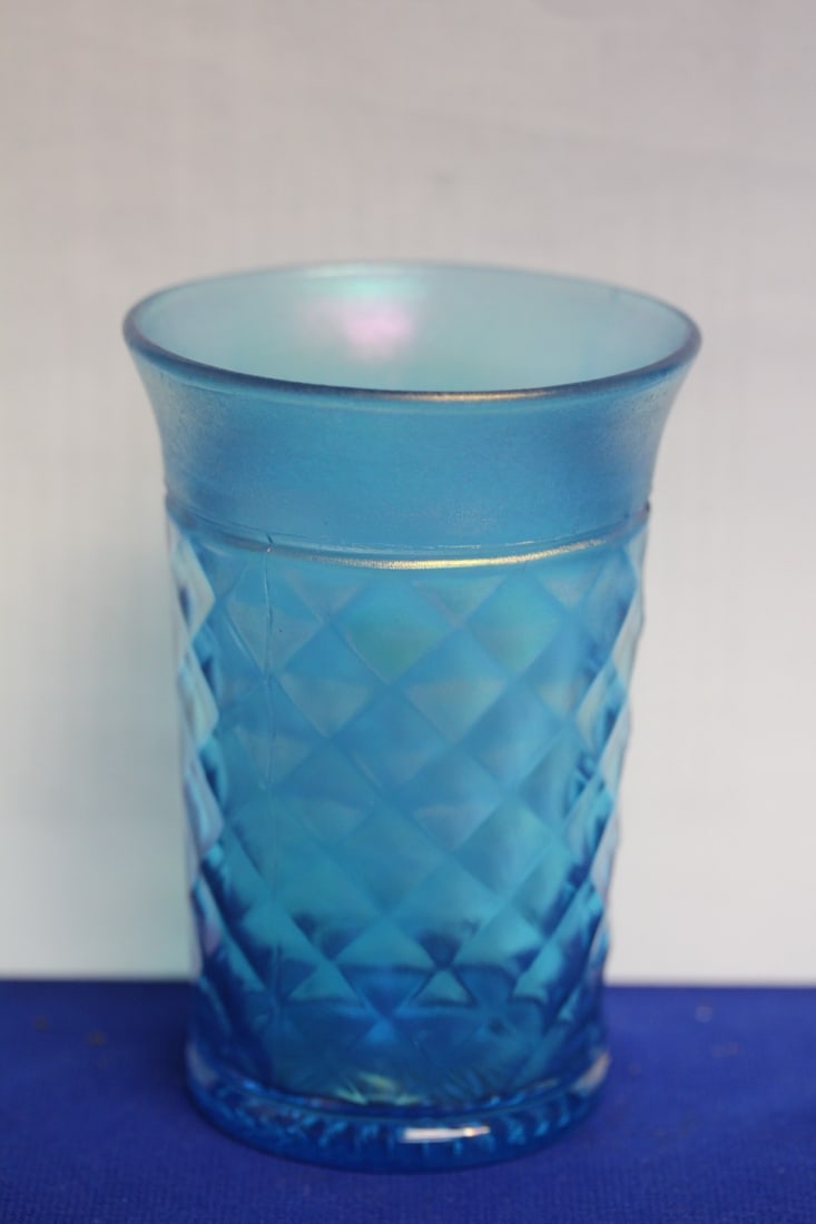 Victorian Iridescent Artglass Tumbler (1 of 5)