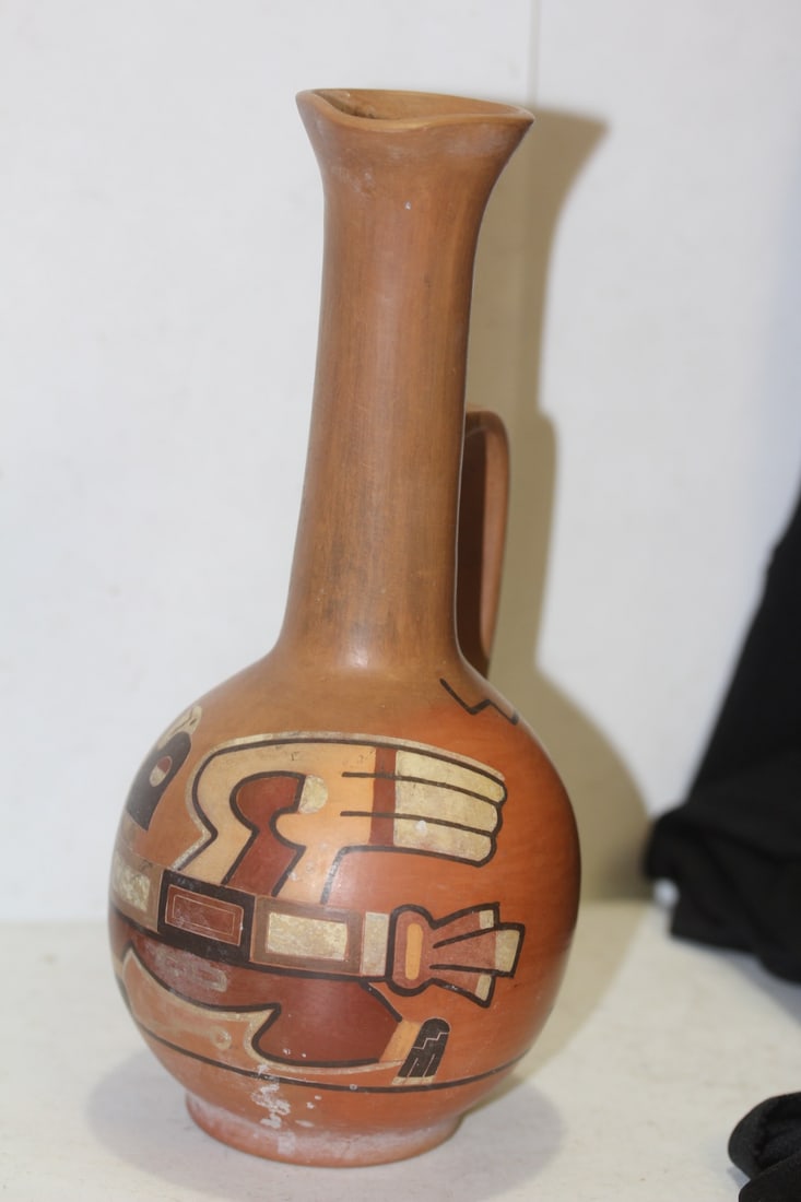 A Bolivian Pottery Bottle (1 of 6)