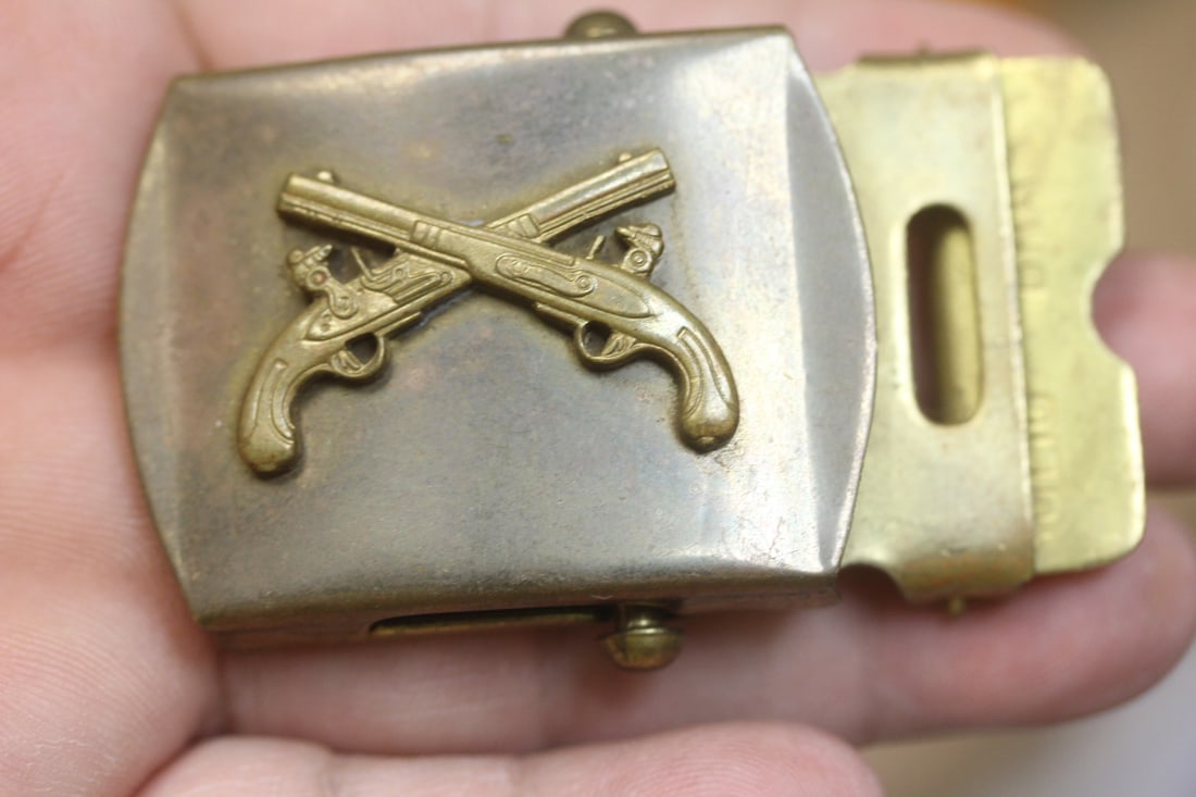 Vintage Military Belt Buckle: as shown