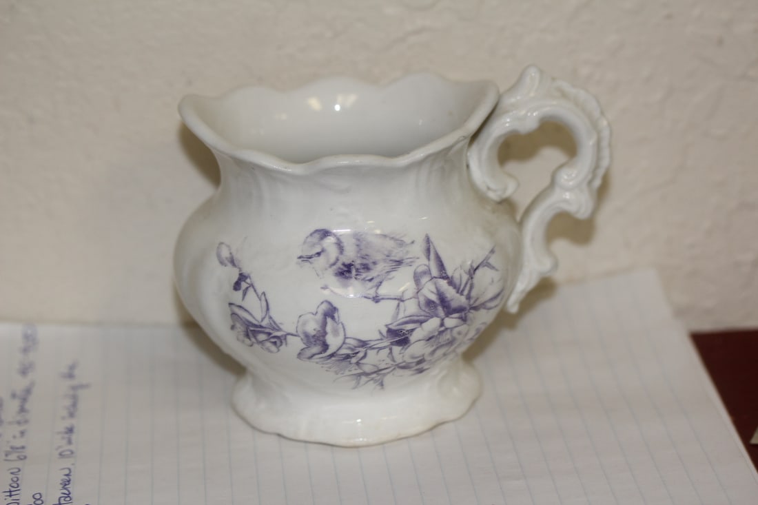 Homer Laughlin Creamer: 5" wide