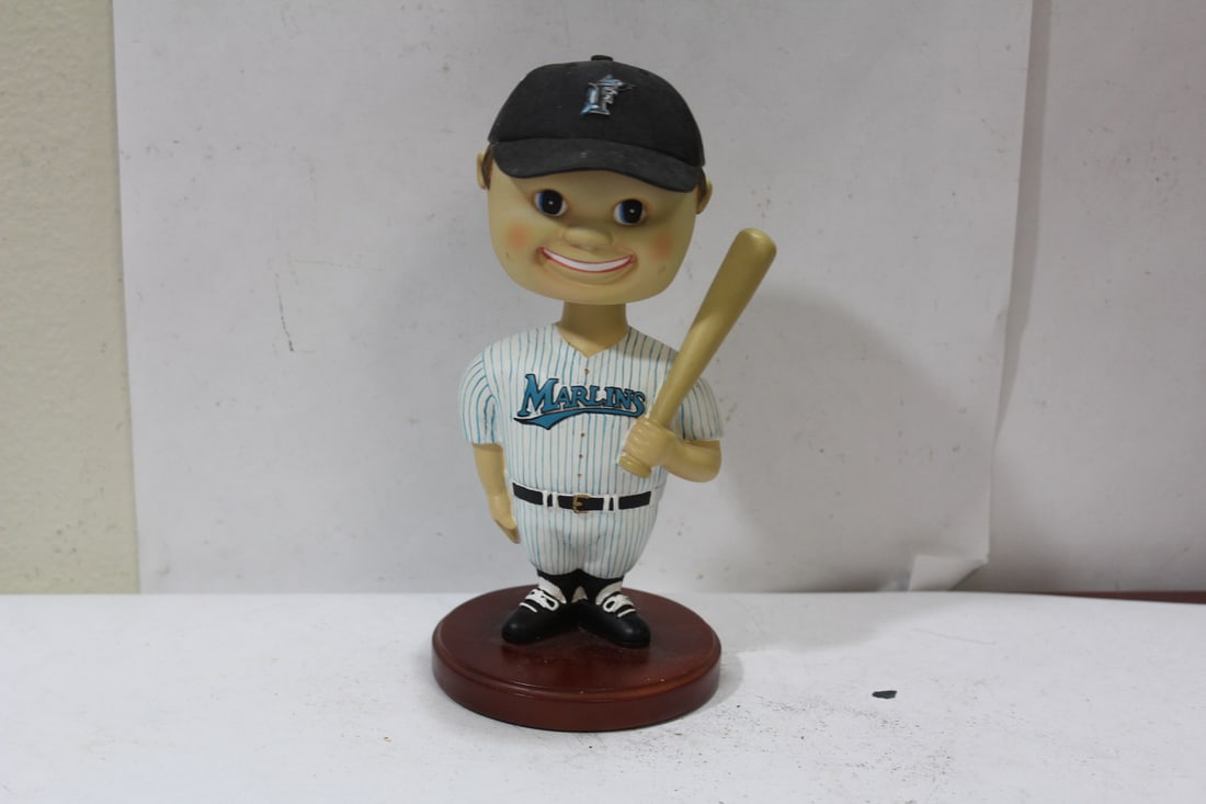 Marlins Bobbin Head: 7 1/2" tall