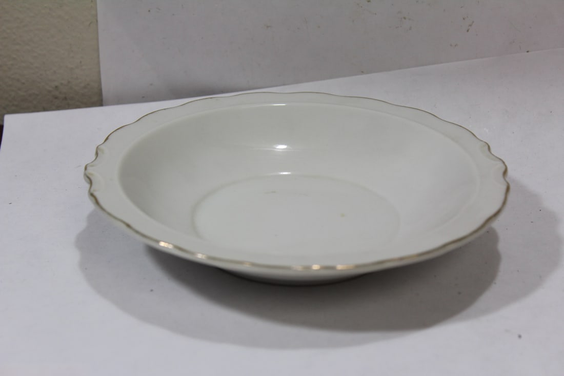 A Vintage Bowl: 7 1/4" in diameter