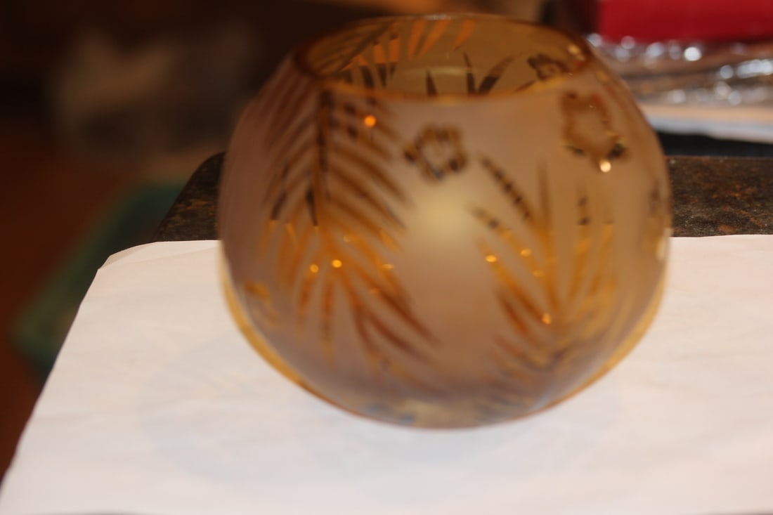 Signed Michael Weems Etched Glass Bowl: 5" wide by 4 3/4" tall