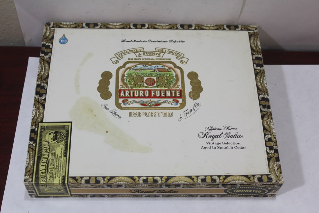 A Wooden Arturo Fuente Cigar Box: box is empty