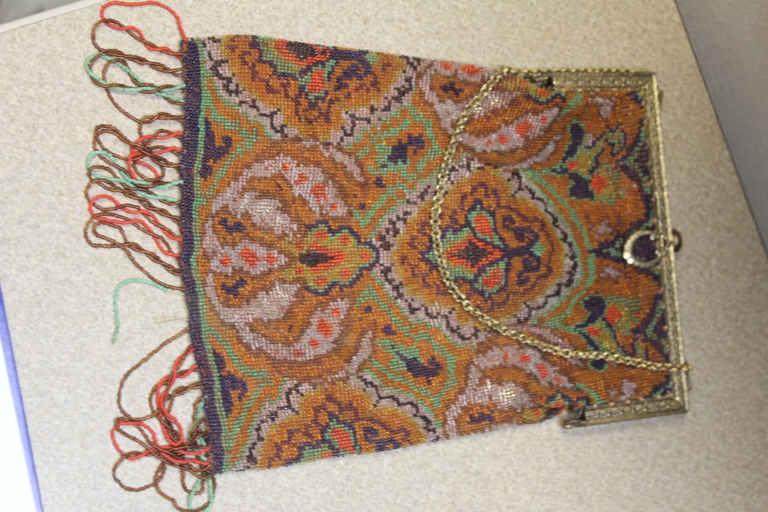 Vintage Beaded Bag: very beautiful - 8 3/4" without the tassel - 1920's