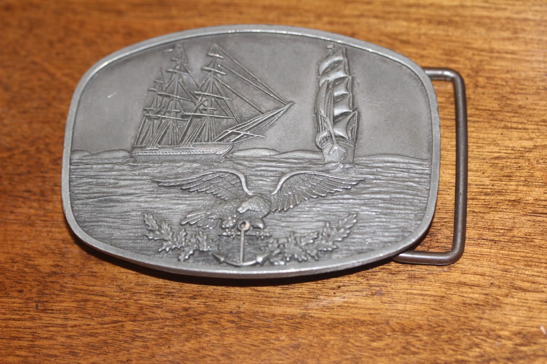 Pewter Eagle Belt Buckle (1 of 4)