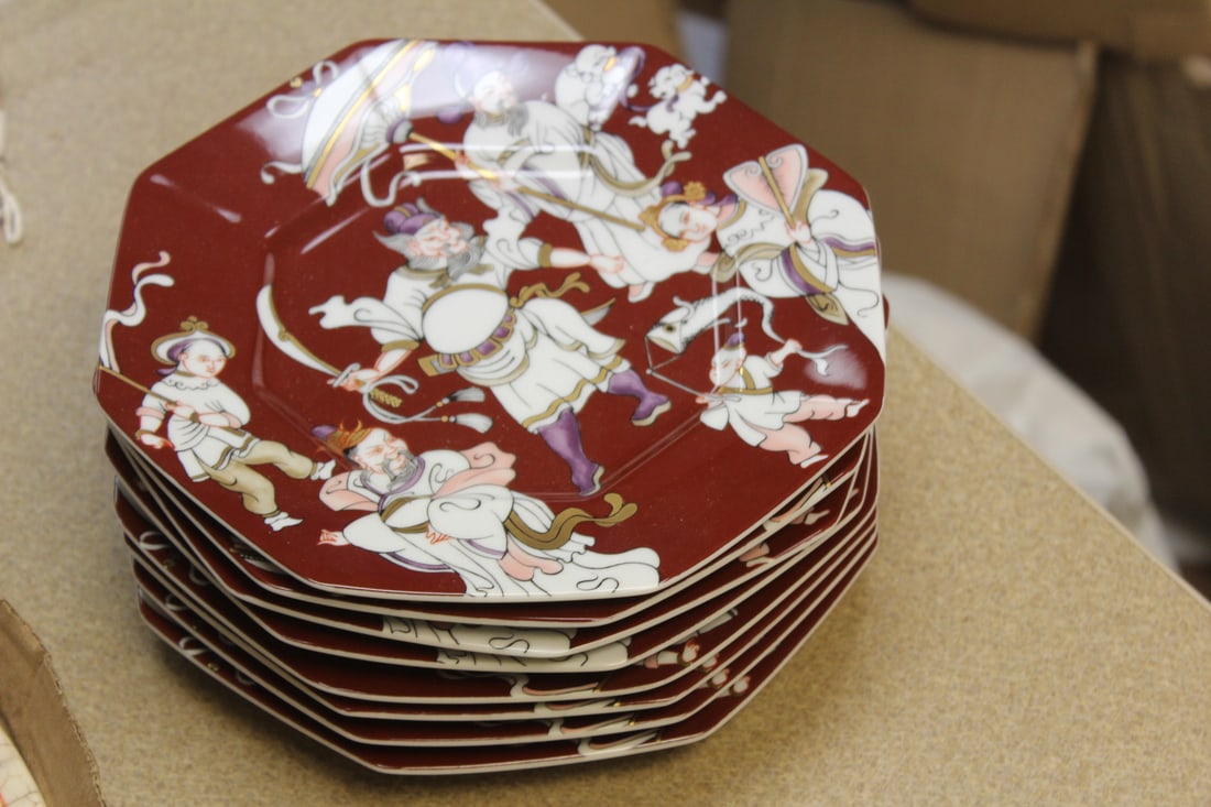 Set of 8 Fitz and Floyd inc Ching Court Octagon Plates: 8" in diameter each