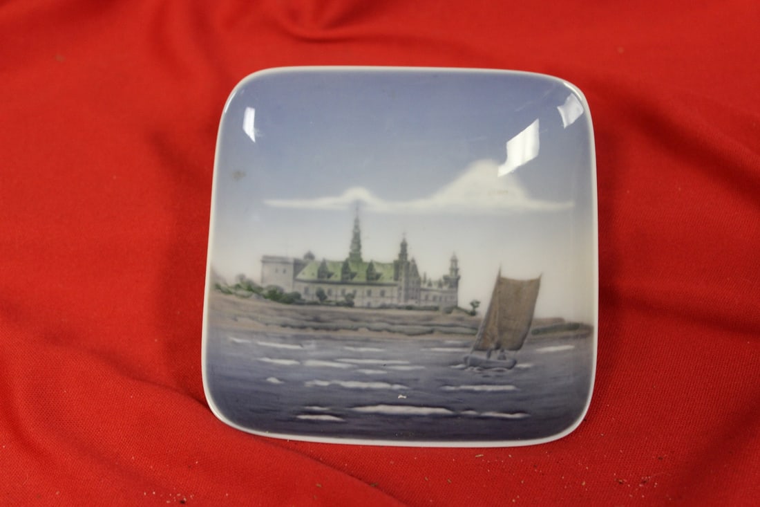 Copenhagen Square Dish: 4" square