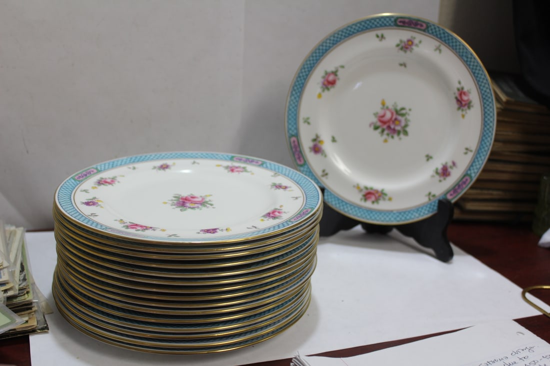 Set of 16 Staffordshite Plates: 8 1/4" in diameter
